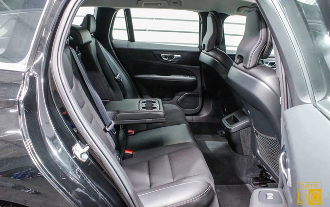 Volvo V60 cena 79777 przebieg: 199900, rok produkcji 2019 z Gorzów Wielkopolski małe 742